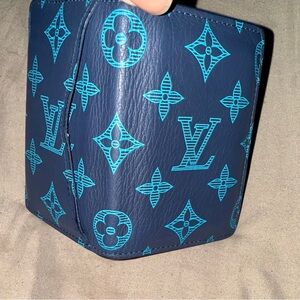LOUIS VUITTON Men's Blue Leather Wallet